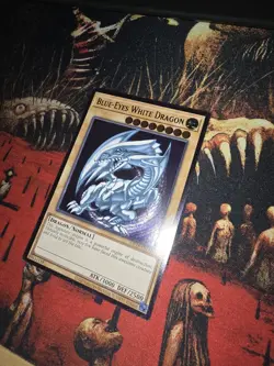 Blue-Eyes White Dragon Ultimate Rare OP28-EN001 Yugioh - Image 2