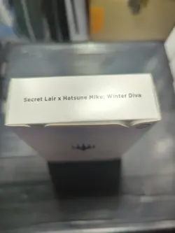 Secret Lair x Hatsune Miku: Winter Diva MTG EN English Non-Foil Sealed - Image 2