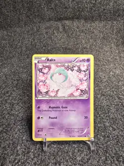 Pokemon TCG Ralts Legendery Treasures Radiant Collection /40 LP Holofoil - Image 1
