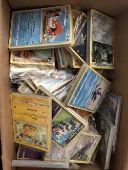 Pokemon Pack Bundle Bulk 25x genuine Commons, Uncommons, Rares. - Image 1