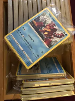 Pokemon Pack Bundle Bulk 25x genuine Commons, Uncommons, Rares. - Image 2