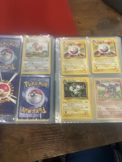 Pokemon Vintage 1999 Base Set Original Folder Binder 4 Pocket WOTC GD/EX Con - Image 4