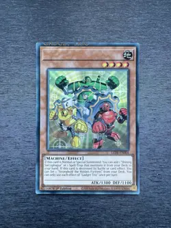YuGiOh! Gadget Trio LEDE - Error Misprint Name Shift 1st Edition Near Mint - Image 1