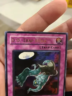 Yugioh D.D. Trap Hole CRV-EN057 Ultimate Rare MP - Image 3