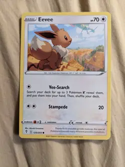 Pokemon TCG - Eevee 125/203 Common - Evolving Skies NM - Image 1