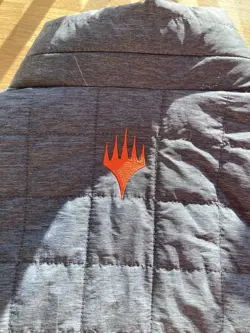 Magic the Gathering MtG Insulated Puffer Jacket size XL - Image 3