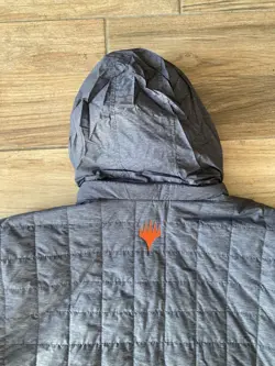 Magic the Gathering MtG Insulated Puffer Jacket size XL - Image 4