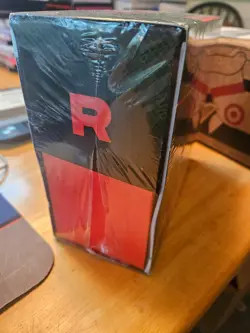 Pokemon TCG Destined Rivals Elite Trainer ETB some damage to wrap - Image 2