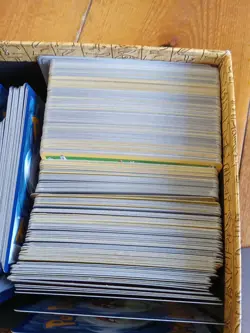 Pokemon Cards Bulk Lot of 800 Cards - RARES HOLOS AND REVERSE HOLOS Mix - Image 4