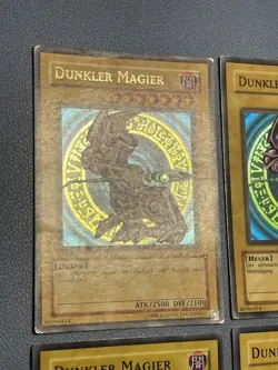 Yu-Gi-Oh! 4x Dunkler Magier (SDY, SYE) Ultra Rare Dark Magician Yugi Deck 2002 - Image 2