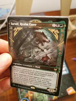 Sarulf, devoreur de royaumeKaldheim: Extras - Sarulf, Realm Eater Showcase MTG - Image 1