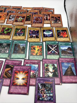Yu-Gi-Oh! 1st Edition Mixed Card Lot (50+) Gold Foil - Image 5