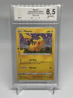 Pikachu SWSH039 Promo | Black Star Promos | Englisch | Grading 8,5 | Pokemon - Image 1