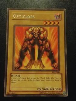 Yu-Gi-Oh! RARE CARD OPTICLOPS LOD-009 VINTAGE PRINT LP - Image 1