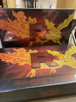 IN HAND - Pokemon TC Team Rocket’s Moltres UPC Ultra Premium Collection - Sealed - Image 3