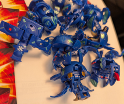 Bakugan Battle Brawlers Aquos Lot of 10 plus case & 5 magnetic cards - Image 4