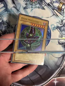(F) Yu-Gi-Oh! TCG Dark Magician LOB-005 Ultra Rare Unlimited Edition MP - Image 2