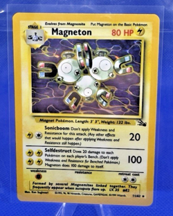 Magneton Pokemon TCG Unlimited Holo Rare Card 11/62 Fossil Set - Image 3