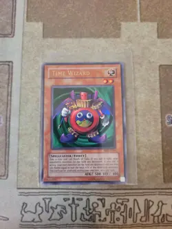 YUGIOH TIME WIZARD MRD-E065 ULTRA UNLIMITED ED LP 1996 - Image 1