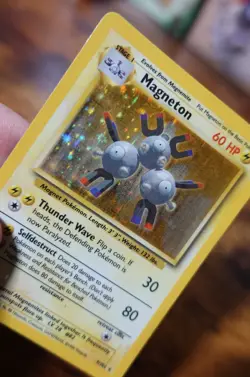 Magneton 9/102 Holo Additional White Ink Error Misprint Base Set Pokemon Card PL - Image 3