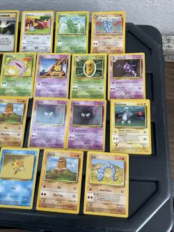 (30) Pokemon Card ALL VTG Lot Cards 1999 Base Set Neo Machoke Caterpie Wartortle - Image 4