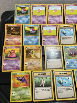 (29) Pokemon Card ALL VTG Lot Cards 1999 Fossil SET Horsea Kabuto Magmar - Image 2