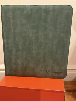 Ultra PRO Suede Collection Premium 9-Pocket Zippered PRO-Binder - Green (Used) - Image 1