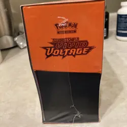 POKEMON TCG SWORD & SHIELD VIVID VOLTAGE SEALED ELITE TRAINER BOX ETB - Image 2