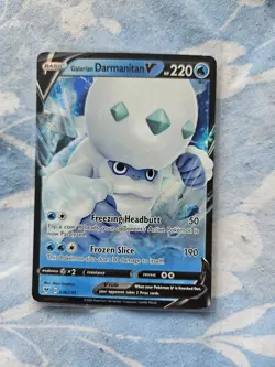 Galarian Darmanitan V Holo Shiny Pokemon Card Vivid Voltage 036/185 NEAR MINT - Image 1