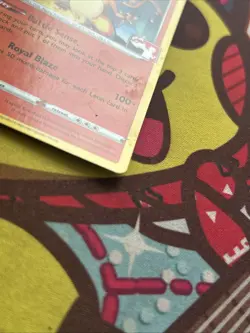 Pokemon Charizard 025/185 - PLAYED - Play! Prize pack Series 1 - Non Holo - Image 3
