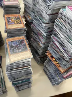 Yu-Gi-Oh! Karten Paket Lot 1000 Karten mit Holos Top Zustand Blitzversand - Image 4
