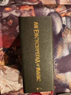 Encyclopedia Secret Lair D26 Die, Book, And Alphabet Cards MTG - Image 2