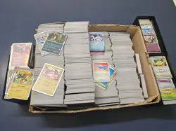 Lotto 13Kg Carte Pokemon Comuni/Non Comuni Reverse Holo - Image 1