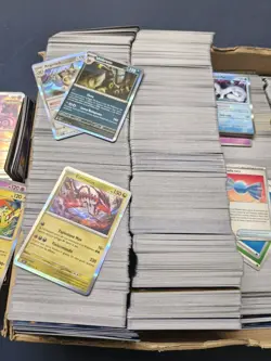 Lotto 13Kg Carte Pokemon Comuni/Non Comuni Reverse Holo - Image 4