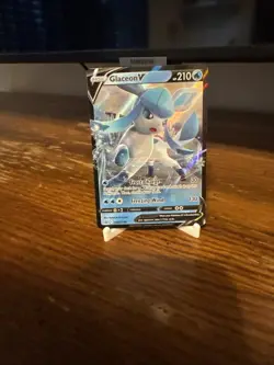 Glaceon V SWSH196 SWSH: Sword & Shield Promo Cards Holo - Image 1