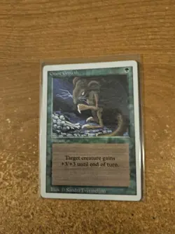 MAGIC THE GATHERING REVISED GIANT GROWTH HEAVILY PLAYED - Image 1