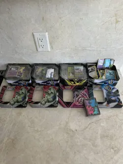 Big Lot Of Random Pokemon Cards! Approximately 900 Cards. Unsorted. - Image 1