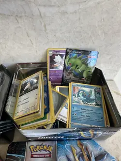Big Lot Of Random Pokemon Cards! Approximately 900 Cards. Unsorted. - Image 3