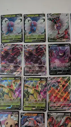 Pokemon TCG LOT 37 cards mixed V and VMAX NEAR MINT - Image 2