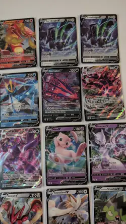 Pokemon TCG LOT 37 cards mixed V and VMAX NEAR MINT - Image 3