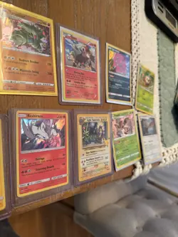 Pokemon 28 Card Lot - Image 3