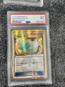 2015 POKEMON XY WEAKNESS POLICY PRIMAL CLASH #164 pSA 9 - Image 1