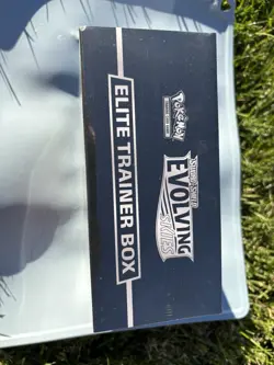Pokemon Evolving Skies ETB Elite Trainer Box - Image 2
