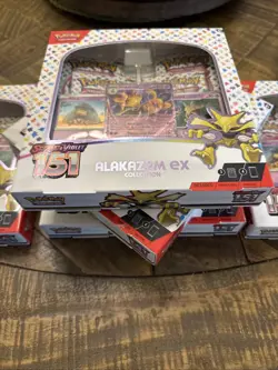 Pokemon TCG Scarlet and Violet - 151 Alakazam ex Collection Box - 4 Packs 820650855269 - Image 1