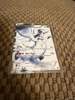 Pokemon Black And White Rare Ultra Holo Reshiram Full Card Art 113/114 - Image 2