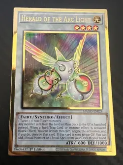 Yugioh Herald Of The Arc Light MAGO-EN028 Gold Rare 1st Ed NM - Image 1