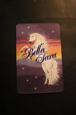 Bella Sara Trading Card - Royalty- Foil S51/55 Airistos Castle - ITALIAN - Image 2