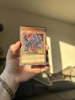 Yu-Gi-Oh! Red-Eyes Toon Dragon Rare SHVI-EN036 - Image 1