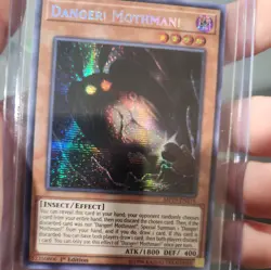 Yugioh Danger! Mothman MP19-EN219 Secret Rare 1st Ed Nm Prismatic - Image 1