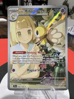 Pokemon TCG Lillie's Ribombee Holo Card 164/159 Sv09: Journey Together - Image 1